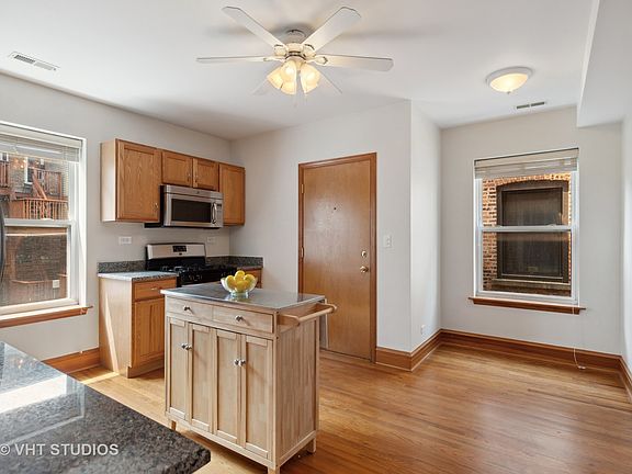 5th image of 917 W Sunnyside Ave APT 2S
