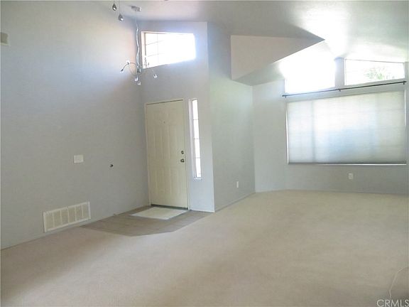 3rd image of 39692 Garin Dr