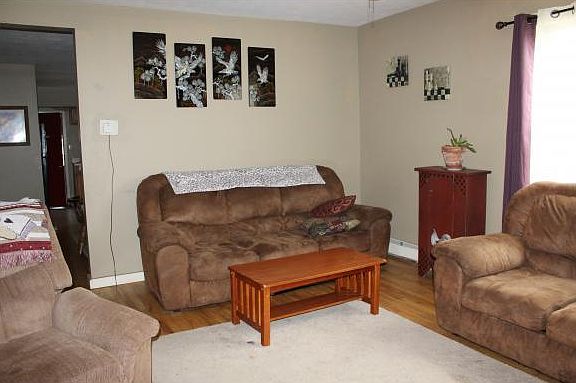 3rd image of 6 Spencer Ave