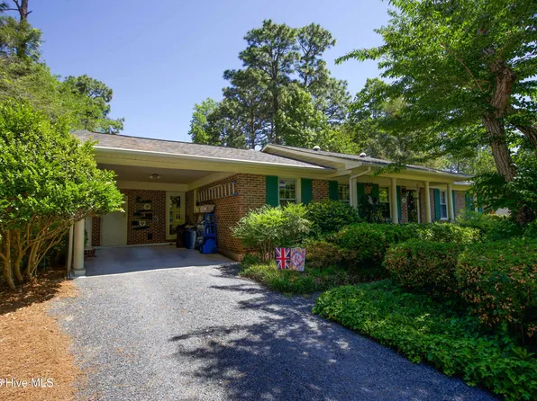 305 Selkirk Trail, Southern Pines, NC 28387