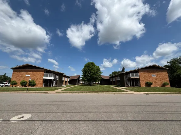 1717 Kane St, Dubuque, IA 52001