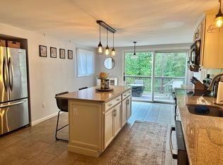 29 N Hill Rd, North Haven, CT 06473