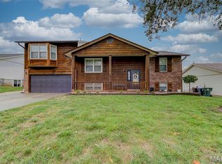 128 Universal Dr, Saint Peters, MO