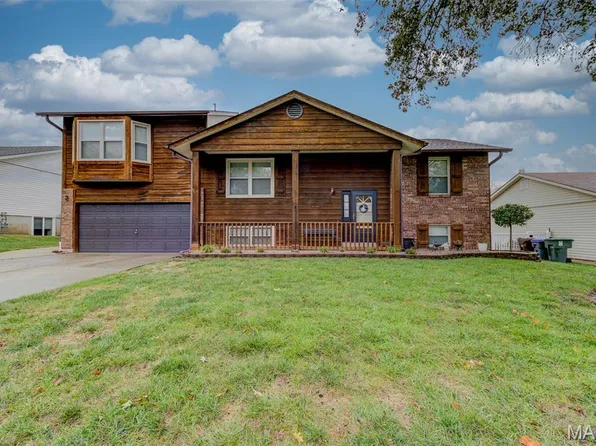 128 Universal Dr, Saint Peters, MO 63376