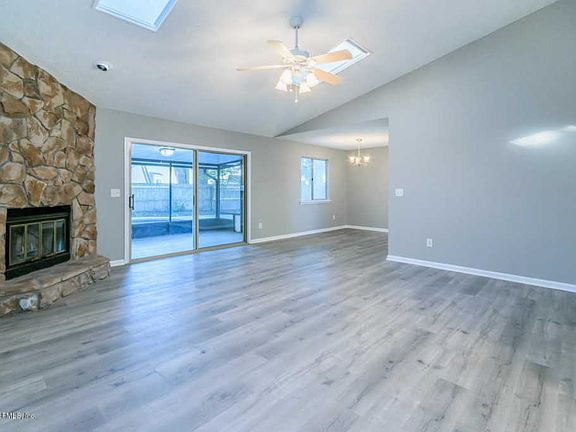 5th image of 8027 Honeysuckle Ln