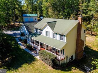 9094 Groundhog Ln, Marshall, VA 20115