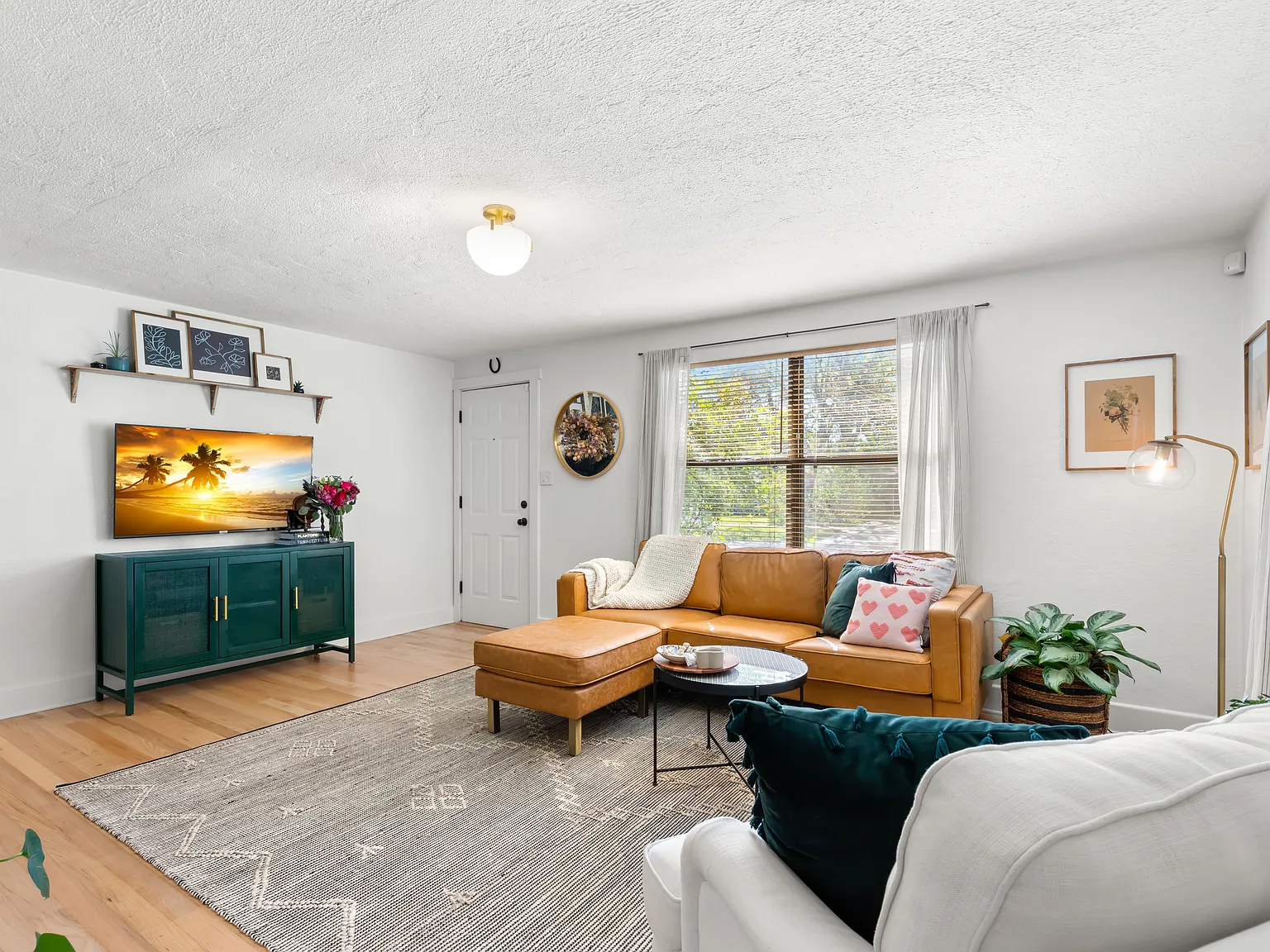 2 bed, 898 sqft, $2,650 — Photo 3