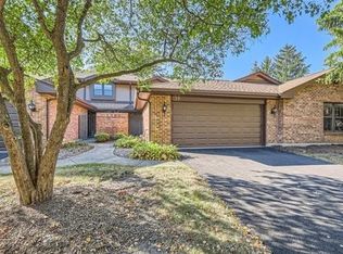 139 Indian Boundary Dr, Westmont, IL