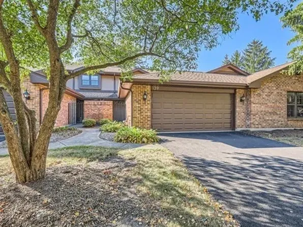 139 Indian Boundary Dr, Westmont, IL 60559