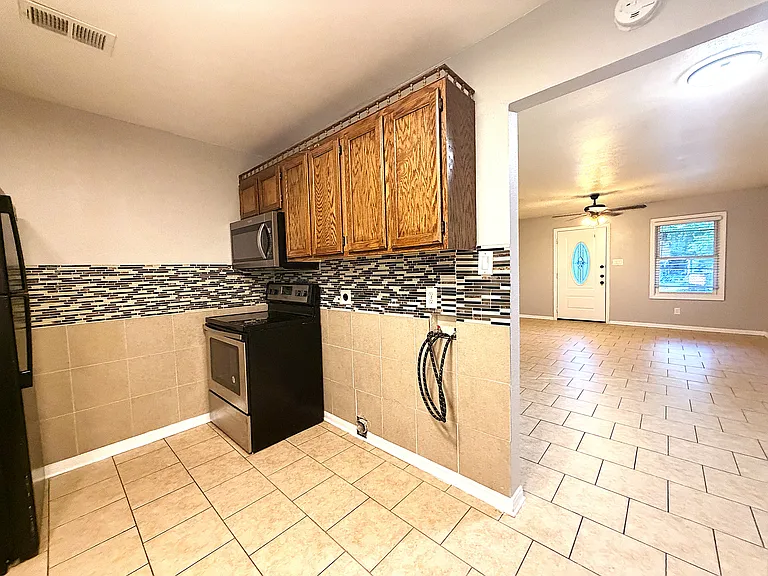 515 Blake St — Photo 9