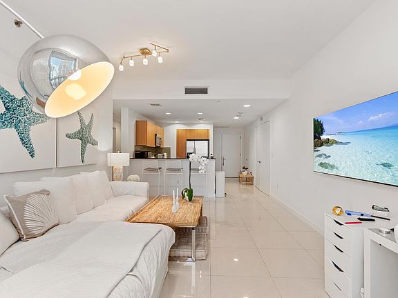 2nd image of 1060 Brickell Ave APT 2207