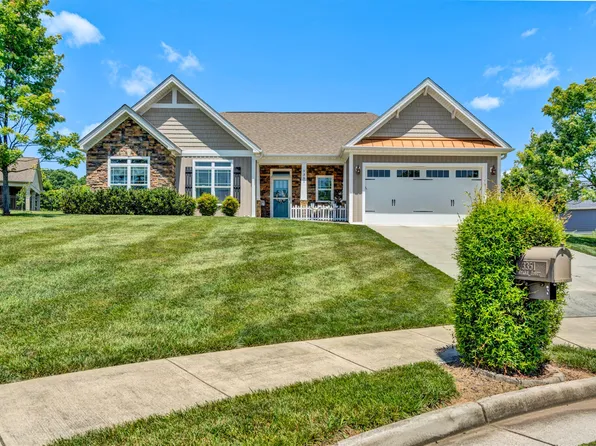 3351 Skylar Ct NE, Roanoke, VA 24012