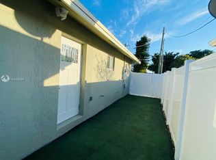 5773 SW 20th St #1, Hollywood, FL 33023