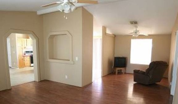 5th image of 34733 W Van Buren St