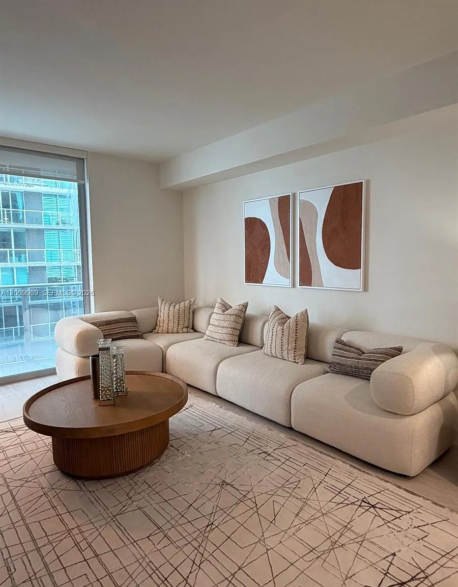 1 bed, 1.0 bath, $4,800 — Photo 4