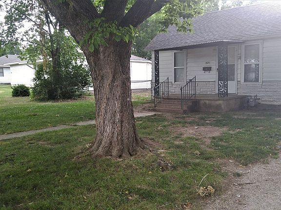 2nd image of 521 E Washington St