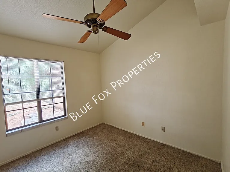 131 E Horizon Cir — Photo 14