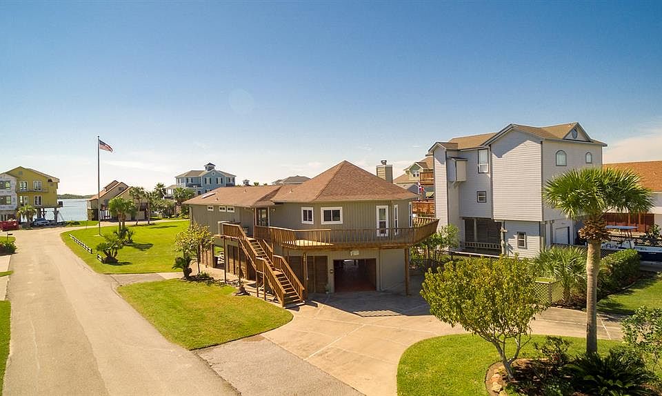 1703 W Castaway St, Tiki Island, TX 77554 Zillow