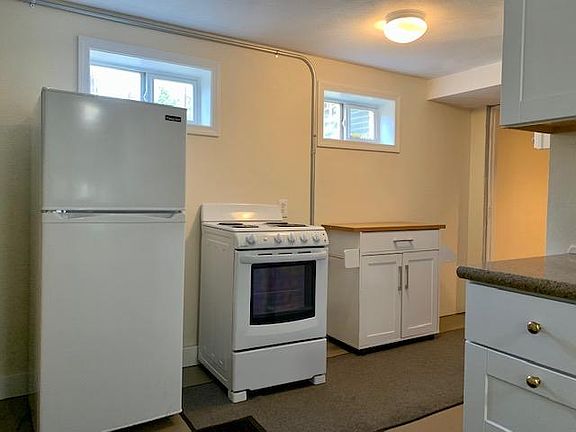 5th image of 818 E 11th St #B