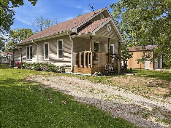 3rd image of 1416 Alexander St