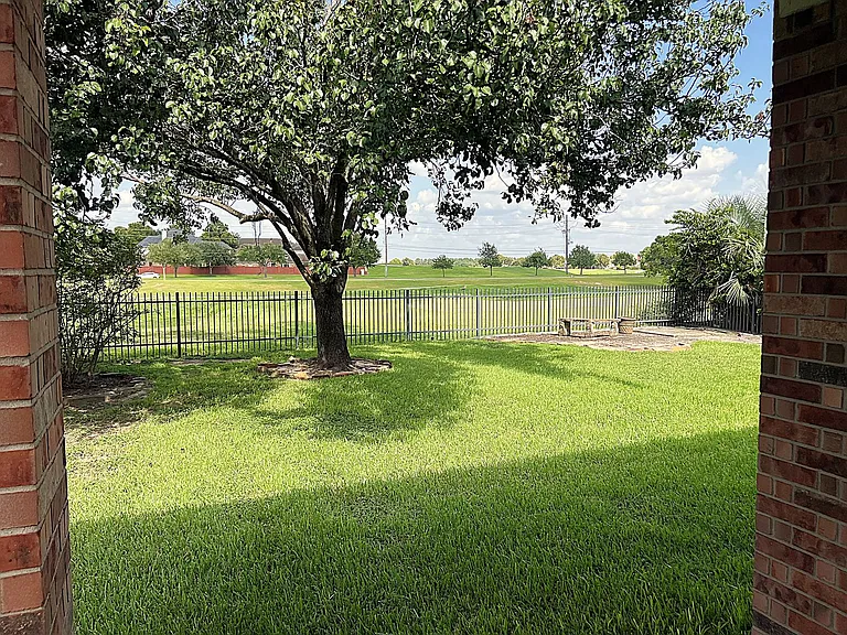 10634 Lyndon Meadows Dr — Photo 31