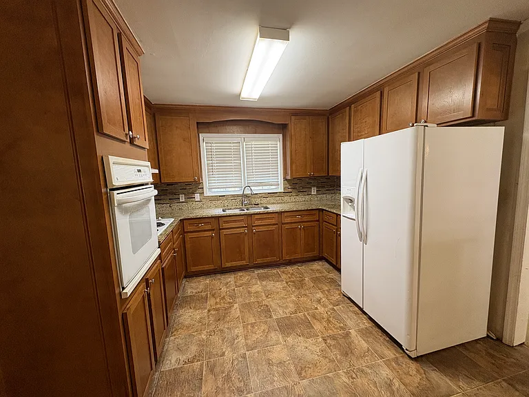 5620 Forest Ave — Photo 7