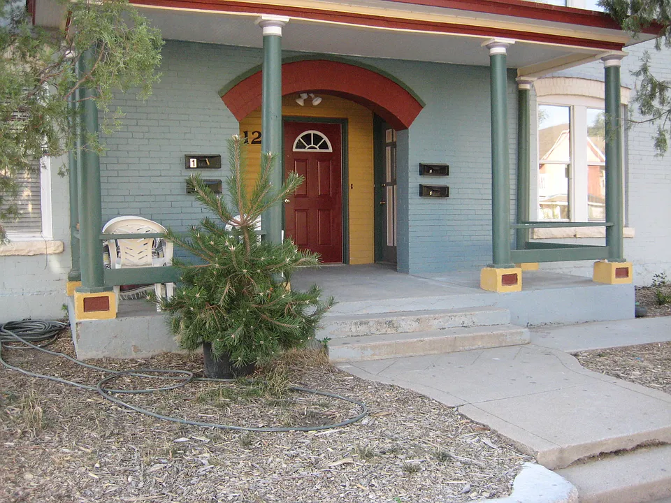 121 Lamar Ave #1