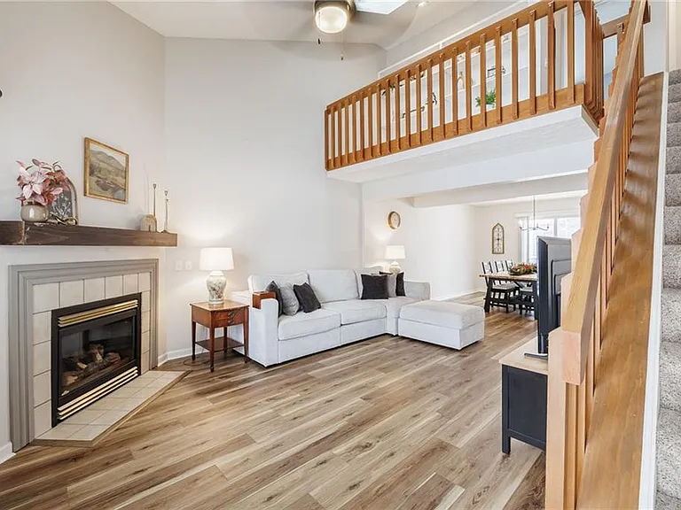 6316 Bentley Dr — Photo 2