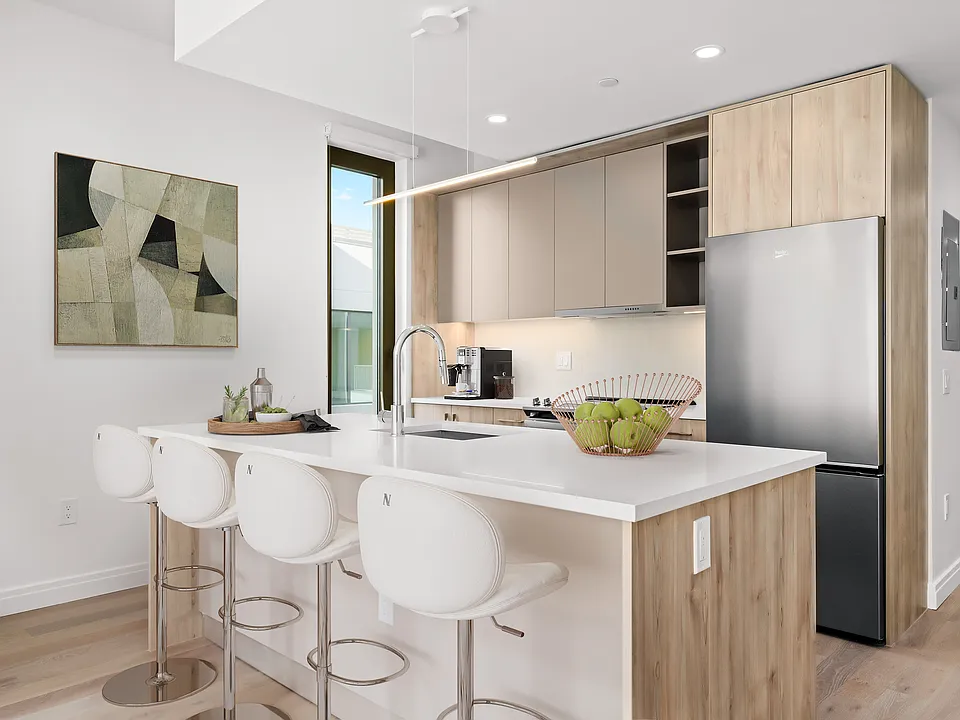 255 Lorimer St #485