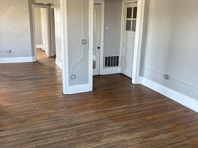 610 Wellington St — Photo 4
