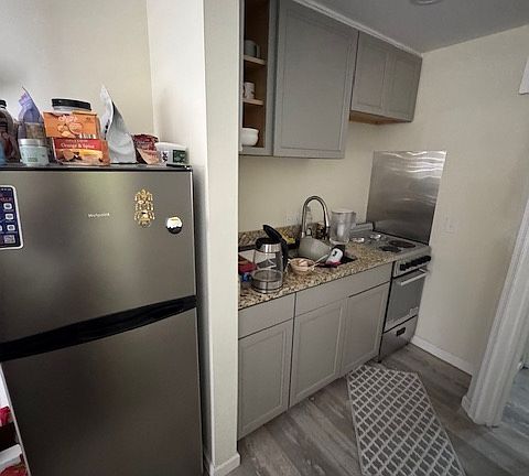 4th image of 163 Chancellor St #6