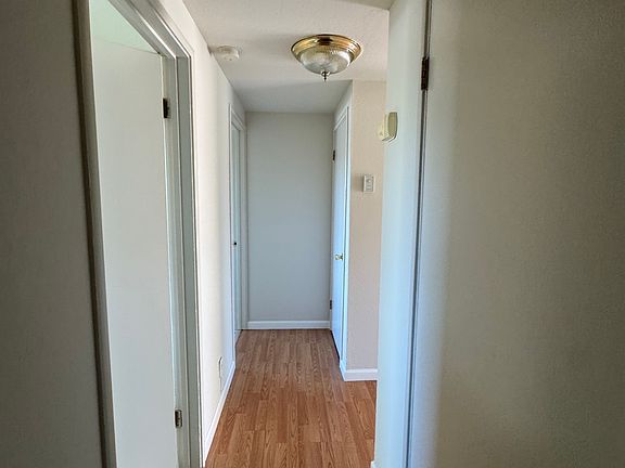4th image of 433 Whitehall Rd