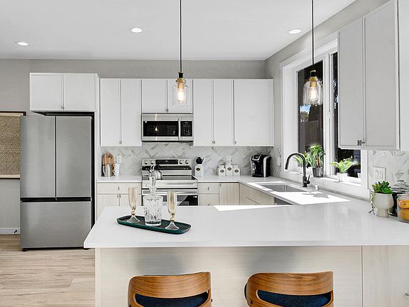 5th image of 8101 15th Ave SW #B