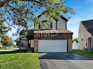 300 Annandale Dr, Lake In The Hills, IL 60156