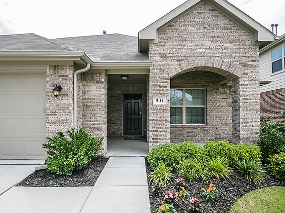 2nd image of 901 Silvermoon Dr