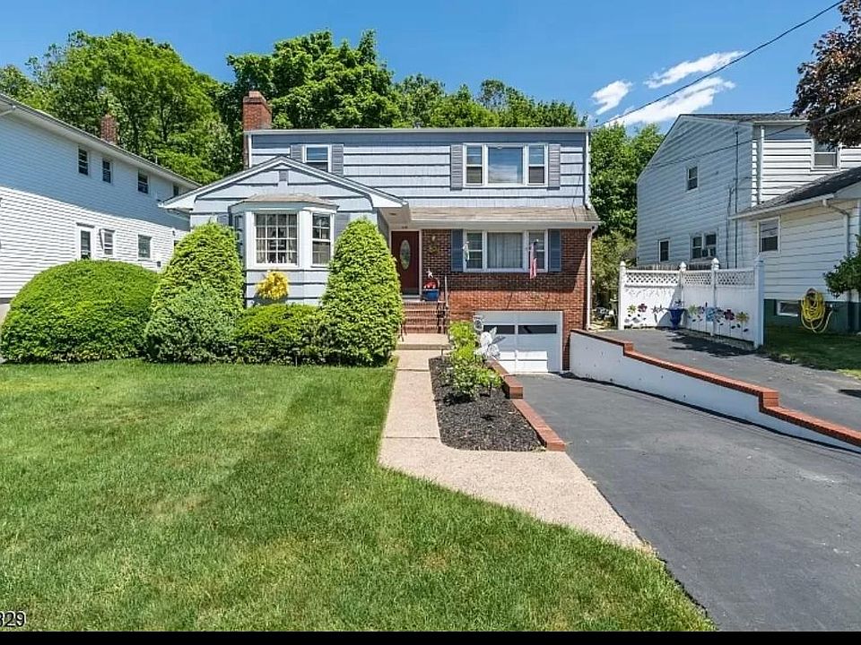 1st image of 429 Midland Ave #2
