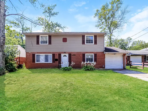 8585 Sunlight Dr, Cincinnati, OH 45231