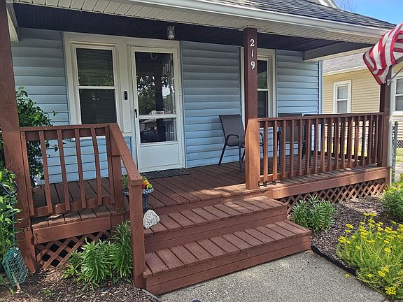 3rd image of 219 Abbie St SE
