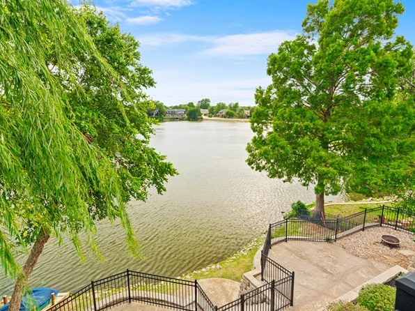 6901 N Waterwood Way, Warr Acres, OK 73132