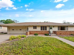 1579 Cottage Ave E, Saint Paul, MN 55106