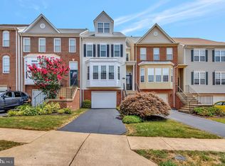 20838 Derrydale Sq, Sterling, VA 20165