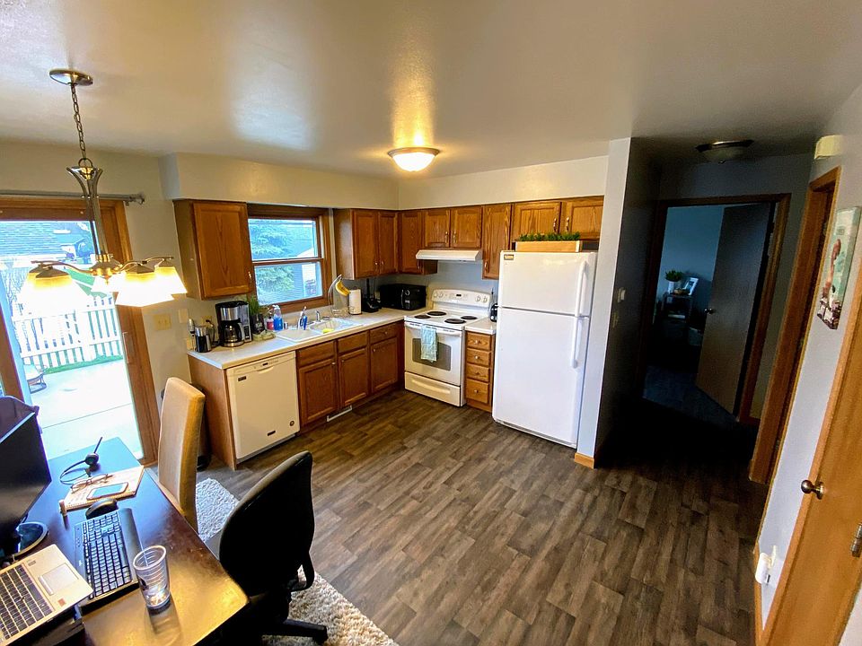 Fridge, range, dishwasher included