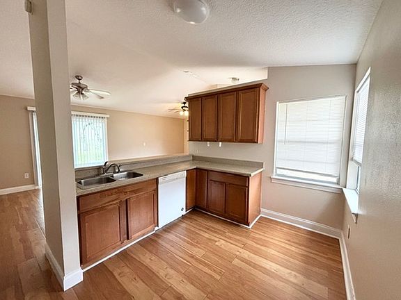 4th image of 780 Park Ave