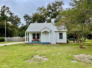 954 E Cottonwood Rd, Dothan, AL 36301