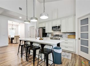 210 Cottage St, Seguin, TX 78155