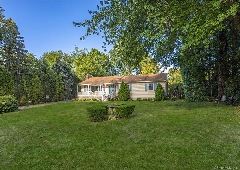 1st image of 31 Oriole Dr