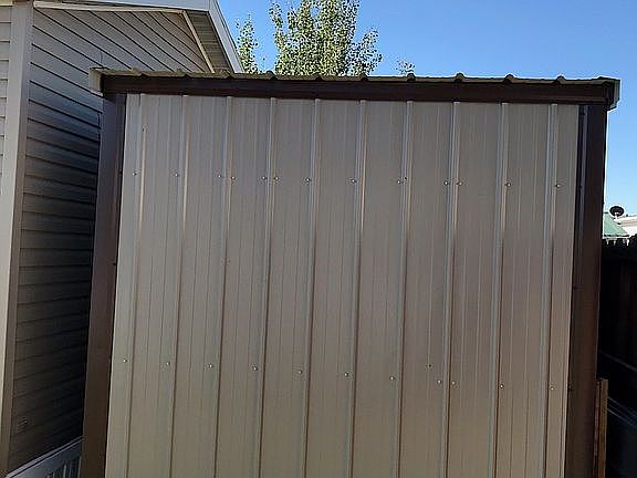 REFURBISHED W/ STEEL SIDING