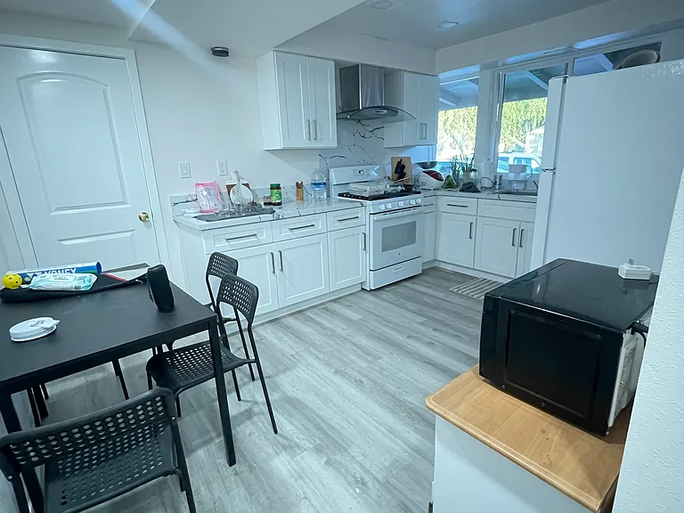 W Chateau Ave — Photo 3