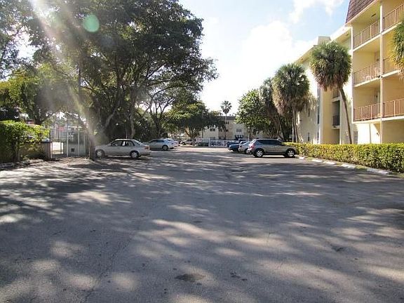 3rd image of 11905 NE 2nd Ave #C316