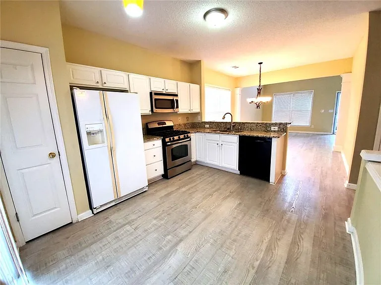 11090 Wittenridge Dr — Photo 7